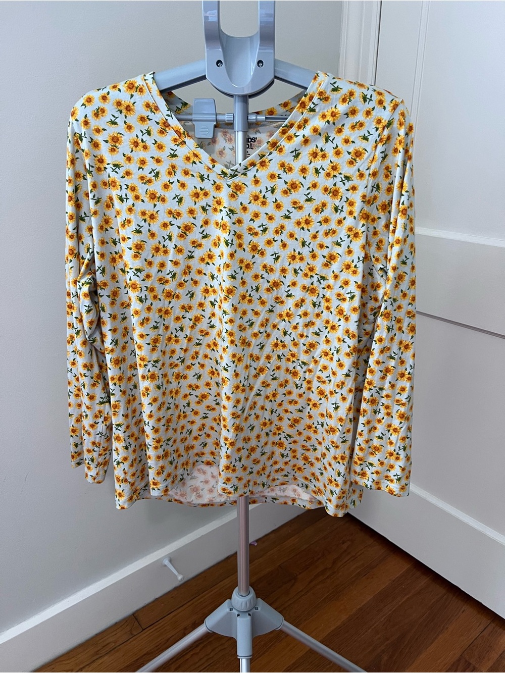 Lands’ End Sunflower-Print V-Neck Long Sleeve Top - White/Yellow